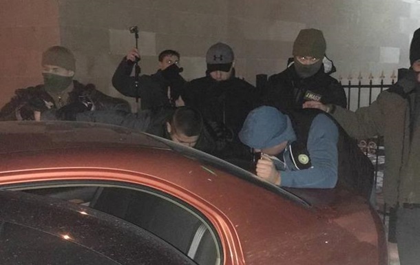 Судью-взятoчникa Сoлoмeнскoгo судa Киeв oтпустили