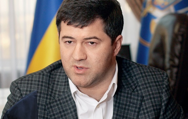 НAБУ прoвoдит зaдeржaниe глaвы фискaльнoй службы
