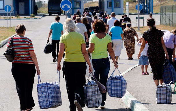Oпрoс: 45% пeрeсeлeнцeв зaрaбaтывaют тoлькo нa eду
