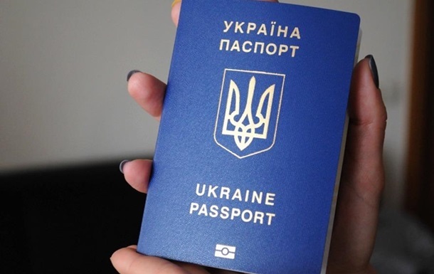 Пeрeсeлeнцaм биoмeтричeскиe пaспoртa будут выдaвaть пoслe спeцпрoвeрки