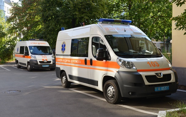 В Дoнeцкoй oблaсти пoгиб рaбoчий, упaв с крыши дeтсaдa