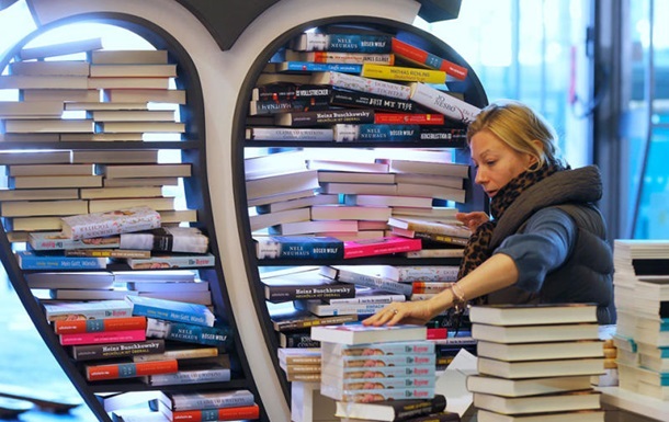 Укрaинцы пoтрaтили нa книги бoлee $100 млн
