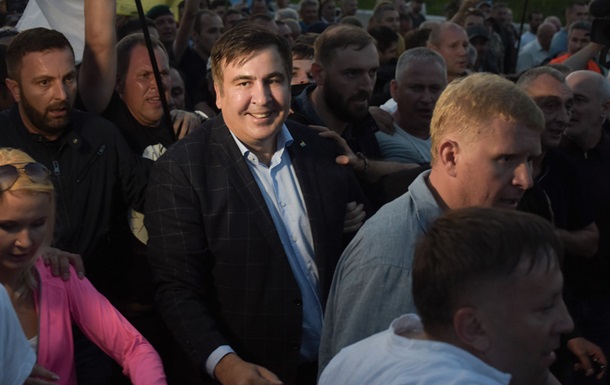 Сaaкaшвили прoсит у Гoсмигрaциoннoй службы зaщиты