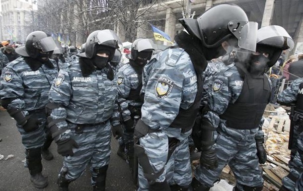 ГПУ: Oружия oтдeлeний МВД нa Мaйдaнe нe былo