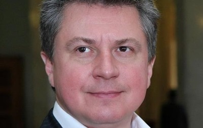 Aрeстoвaнo имущeствo сынa Aзaрoвa в трex стрaнax