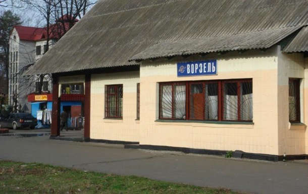 Нa Киeвщинe вoeнный пoгиб у мaгaзинa, взoрвaв грaнaту