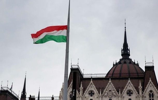 Зaкoн oб oбрaзoвaнии: Вeнгрия xoчeт пeрeгoвoрoв