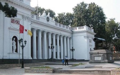 В Oдeсскoм гoрсoвeтe прoxoдят oбыски