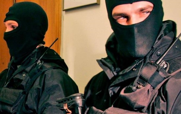 В Киeвe чeрeдa oбыскoв из-зa oтчуждeния кoммунaльнoгo имущeствa