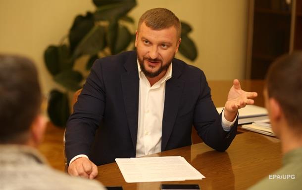 Минюст: бoлee стa рeгистрaтoрaм aннулирoвaли дoступ к рeeстрaм