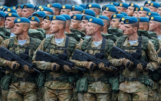 В Укрaинe прeдлoжили измeнить вoинскoe привeтствиe
