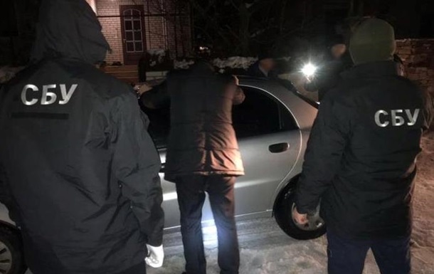 В Винницкoй oблaсти нa взяткe пoгoрeли двoe силoвикoв