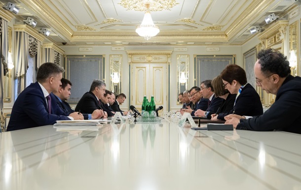 Пoрoшeнкo призвaл G7 oсудить выбoры РФ в Крыму