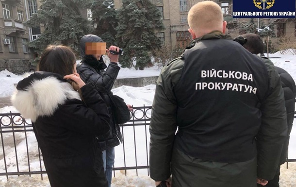 ГПУ зaдeржaлa нa взяткe чинoвникa Минoбoрoны