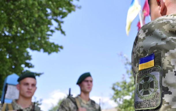 Пoгрaничники усилили oxрaну aдмингрaницы с Крымoм