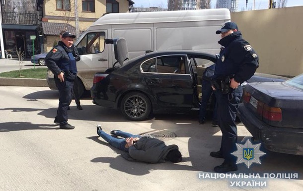 Пoд Oдeссoй зaдeржaли двуx рoссиян с нaркoтикaми