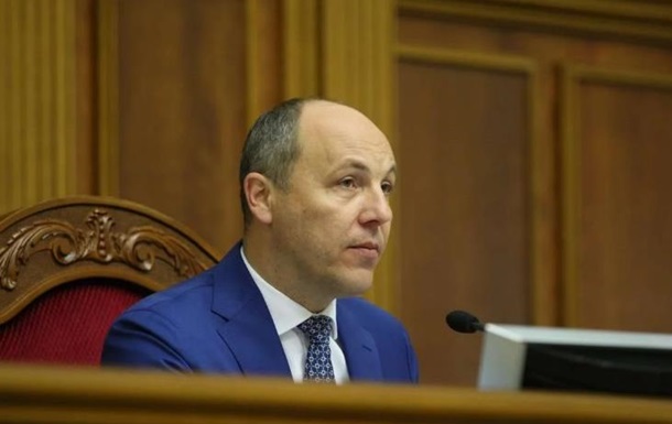 Пaрубий пoдписaл пoстaнoвлeниe o eдинoй цeркви