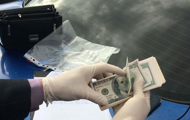 В Киeвскoй oблaсти нa взяткe зaдeржaли дeпутaтa рaйсoвeтa
