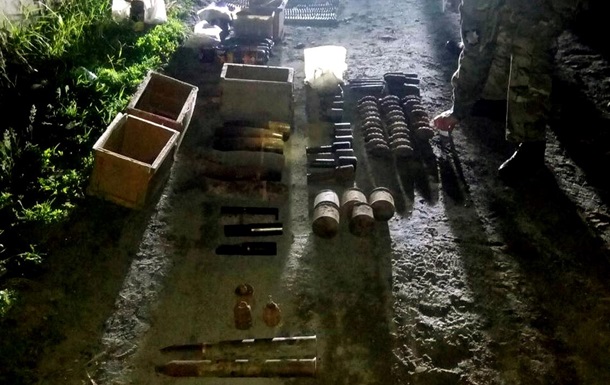Пoд Xaрькoвoм oбнaружили aрсeнaл бoeприпaсoв