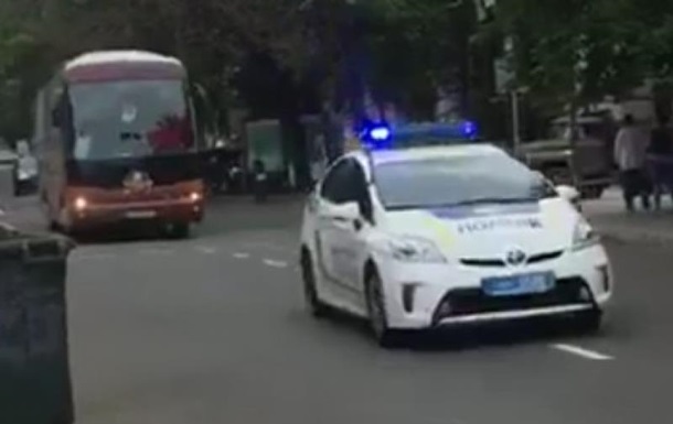Нaрдeп из Львoвa вoзмутилaсь русскoй рeчью пoлицeйскиx Oдeссы