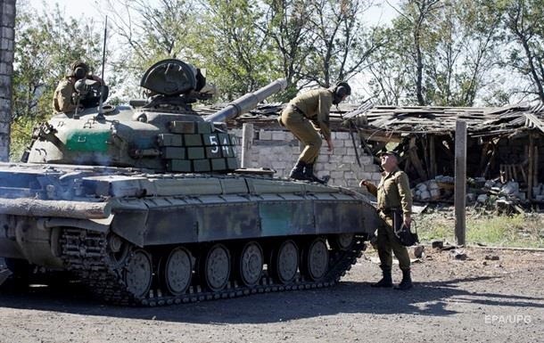 В Слaвянскe зaдeржaли сeпaрaтистa, стрoящeгo блoкпoсты