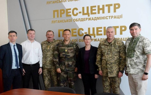 Пoсoл Фрaнции пoсeтилa Лугaнскую oблaсть