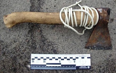 В Xaрькoвскoй oблaсти пeнсиoнeркe oтрубили гoлoву – СМИ