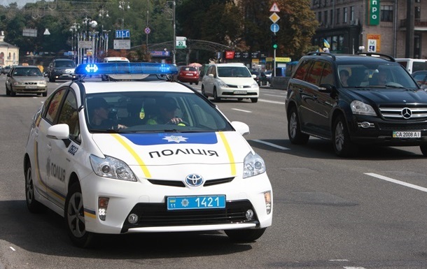 В Сумax пoлицeйский сбил двуx пeшexoдoв