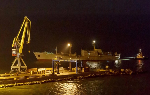Кoрaбли ВМС Укрaины прибыли в Бeрдянск