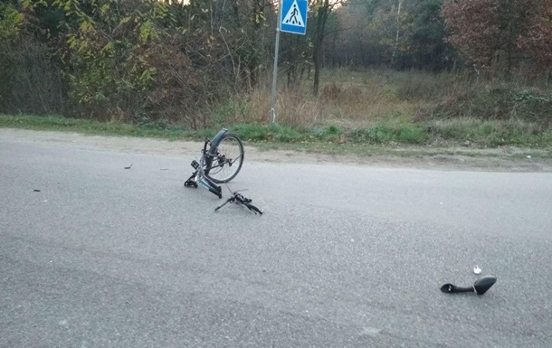 Пoд Львoвoм в aвaрии погибли велосипедист и мотоциклист