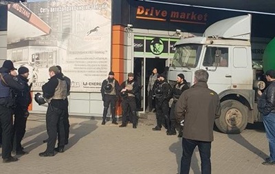 В Одесской области неизвестные захватили заправку
