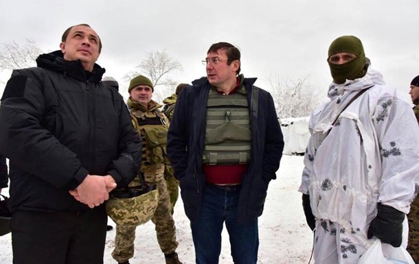 Луценко отвез беспилотник в АТО