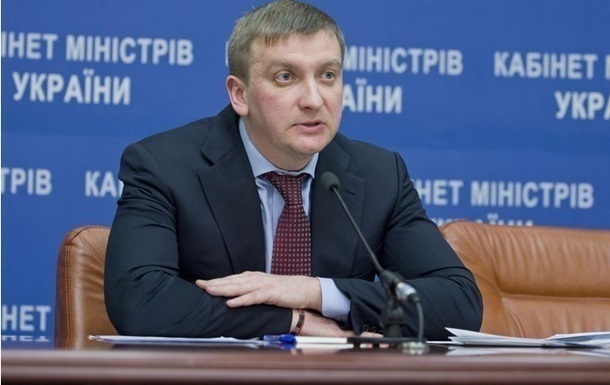 Минюст: Борцам с коррупцией пора взяться за голову