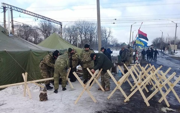 Началась блокада направления Донецк-Мариуполь