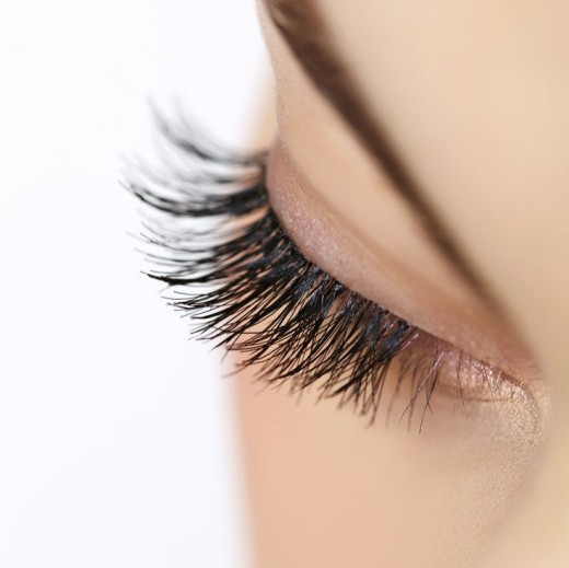 Wimpernserum zur Wimpernverlängerung — ein Wundermittel für schöne lange Wimpern