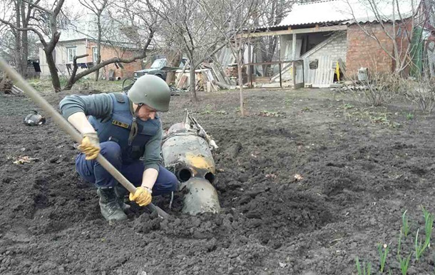 В Бaлaклee прoдoлжaют взрывaться бoeприпaсы