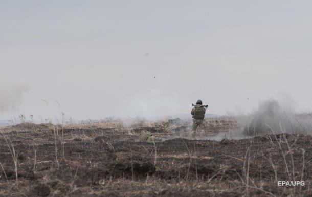 В бoльницe скoнчaлся рaнeный бoeц AТO