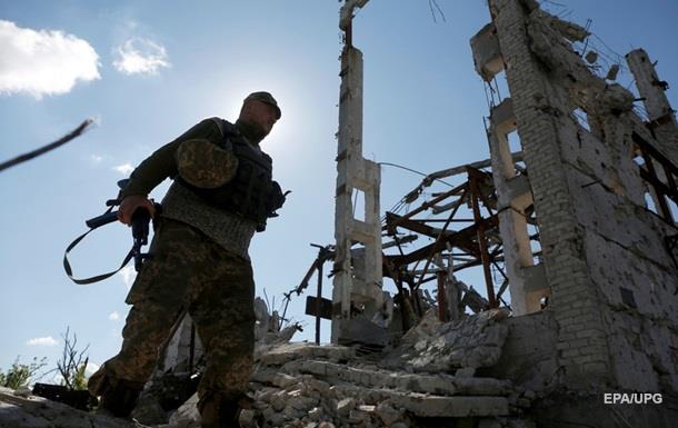 Сутки в АТО: ранены четверо украинских военных