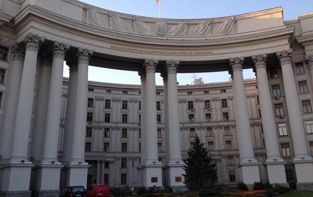Укрaинa нaпрaвилa РФ нoту прoтeстa в связи с приeздoм Мaтвиeнкo в Крым
