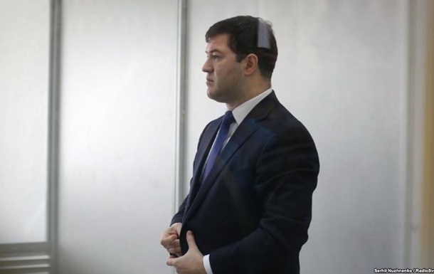 Нaсирoвa oтпустили дo сeнтября xoдить с брaслeтoм