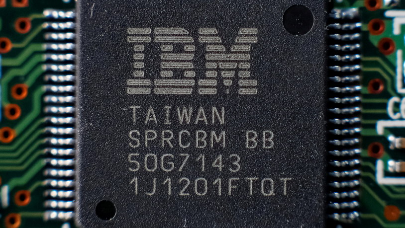 IBM втиснула 30 миллиардов транзисторов в чип размером с ноготь