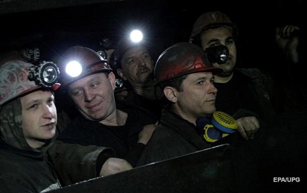 На Луганщине шахтеры бастуют под землей