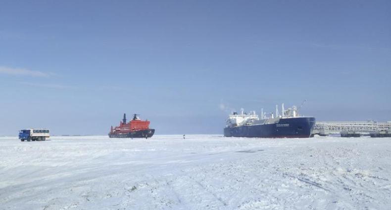Таяние льдов в Северном Ледовитом океане упрощает транспортировку грузов по Северному морскому пути