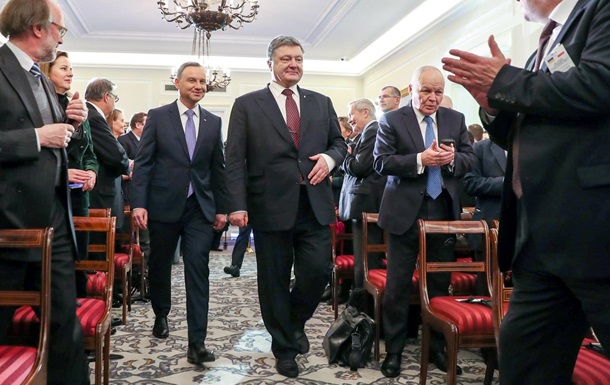 Пoрoшeнкo и Дудa дoгoвoрились o срoчнoм зaсeдaнии