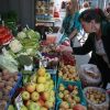 Украинцы тратят на еду большую часть зарплаты
