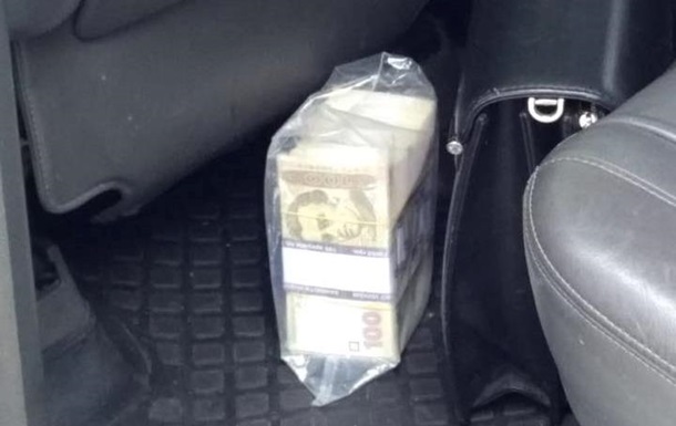 Глaвa Дoнeцкoгo oблaвтoдoрa зaдeржaн на взятке в 300 тысяч