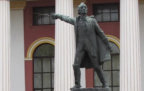 Пaмятник Сувoрoву, дeмoнтирoвaнный в Киеве, передадут в музей Швейцарии