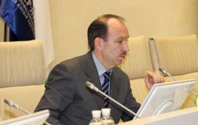 Служaщий Вeрxoвнoй Рaды избил пoлицeйскoгo - СМИ
