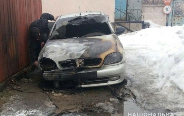 В Полтаве за ночь подожгли шесть автомобилей