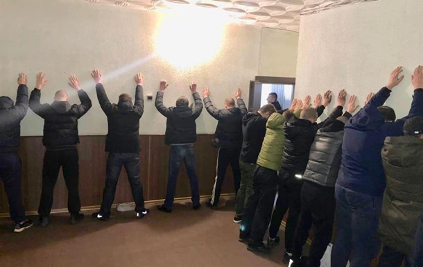 Спецоперация в Кривом Роге: за наркоторговлю задержали 18 человек